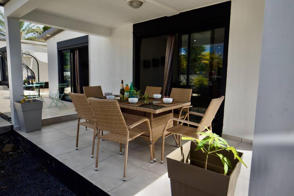 Villa Du Beau Vallon 2 Jacuzzi Privatif Et Piscine Chauffee Partagee Сен-Бенуа Екстер'єр фото